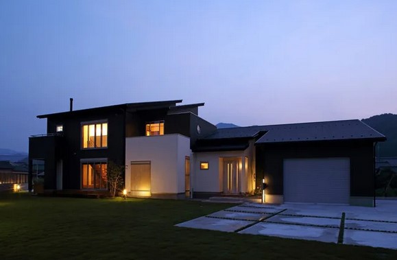 豪邸　高級住宅　新築　庭付き一戸建て　奈良県の住宅　奈良に住む　吉野　豪邸の設計　和風の家　住宅設計　住まいの設計　スーモ　社長の家