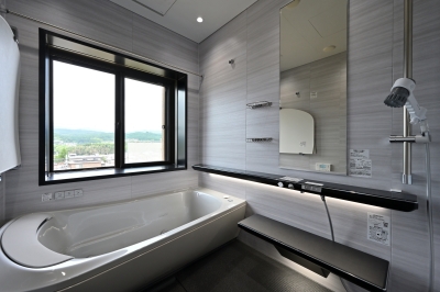 ミラブル　ミラブルZERO　UB　ユニットバス　バスルーム　浴室　シンラ　TOTO　出窓のある浴室　お風呂