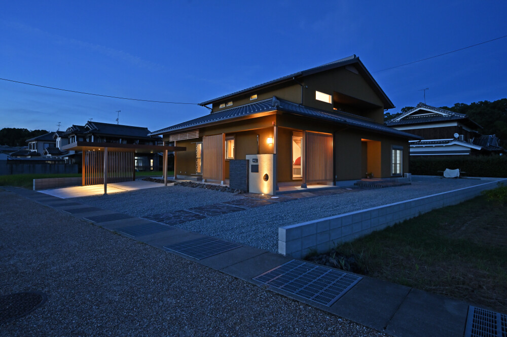 夜景　夜　夜間　照明　明かり　明るさ　外観　家の外観