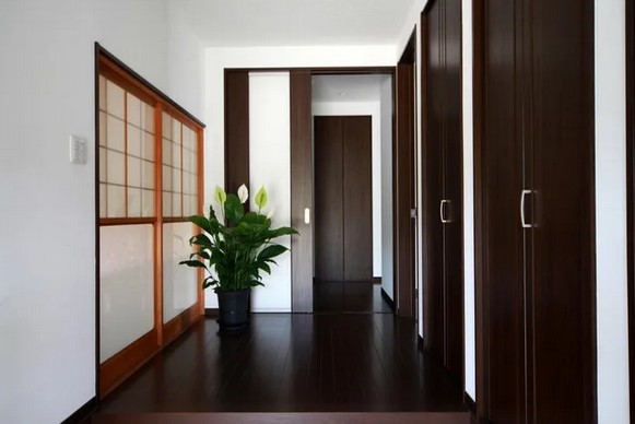 ダークブラウン　フローリング　床　パナソニックフローリング　オシャレ　モダン　建築家　建築士　奈良県の建築家　奈良県の設計事務所