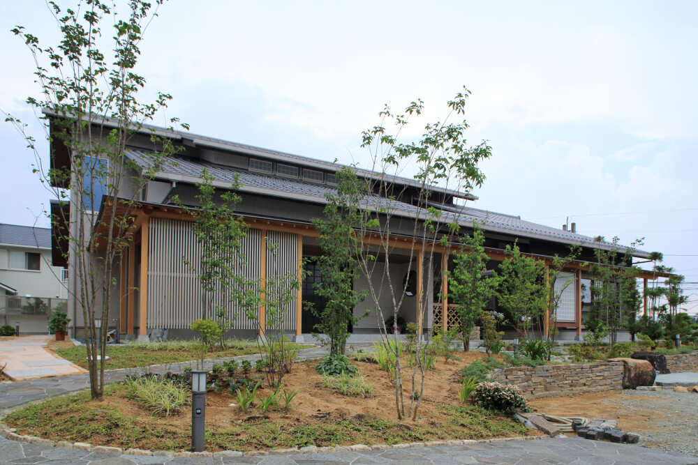 広い庭のある高級和風住宅の設計デザインを手掛けた奈良県の設計事務所