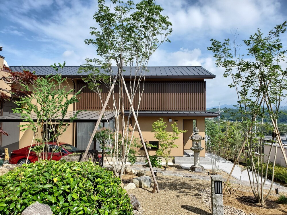 和もだん　和風もだん　もだん和風　和モダンの家　奈良県の建築家　奈良県の設計事務所　豪邸の設計　レクサス　LEXUS　レクサスIS