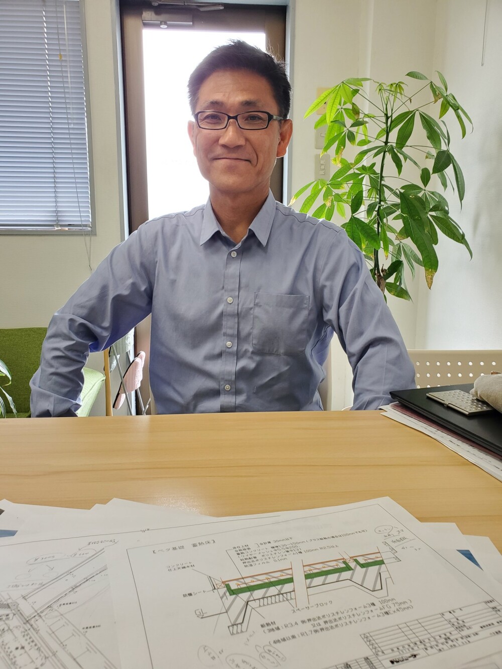 チリウヒーター株式会社の川合取締役副社長と平屋の家造りでのヒーター採用に関しての打ち合わせ