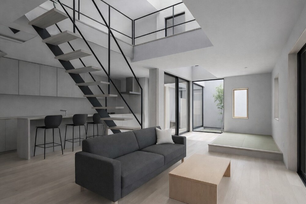 奈良県で建築家とつくる注文住宅のLDK空間。 吹き抜けに配置したスチール階段とオープンなリビング階段が視線と動線を緩やかにつなぎ、淡いグレーの壁と扉が心理的ノイズを抑えたホテルライクな住まい。 木・鉄・畳・光が主張しすぎず、所作と余白が自然に整う設計。