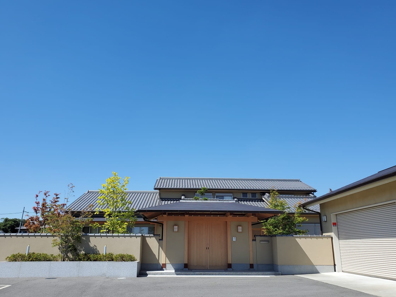 おおらかに暮らしを包み込む数寄屋の家