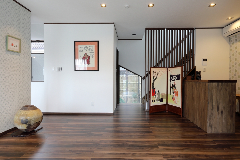 ホール　玄関　ゲストハウスの設計　奈良でゲストハウスをする　奈良市西大寺