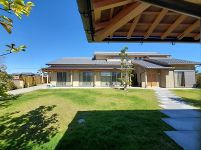 芝生の庭　和風の庭　和風の家　純和風住宅　純和風の家　数寄屋の家　尾田組　和風住宅