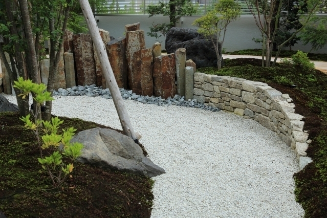 公園のような庭　和風の庭　エクステリア　外構　和風住宅の庭