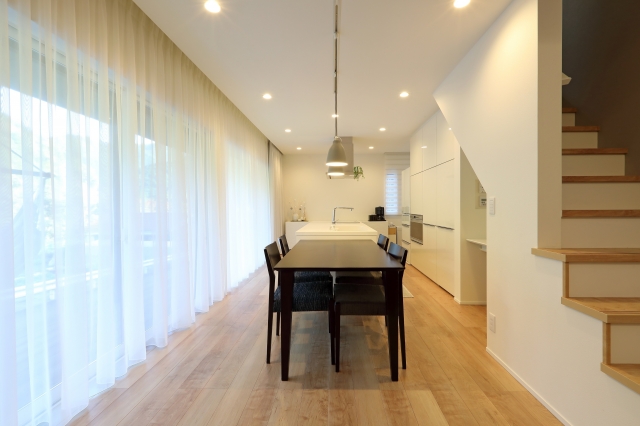 LDK　ｌｄｋ　30坪の家　白い壁　デザイナーズ住宅